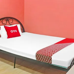 2* Hotel Oyo 868 Solanos Transient House