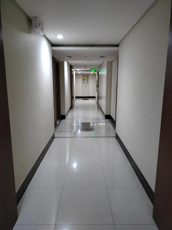 Room Across Naia Terminal 3 At Newport Pasay 0*,